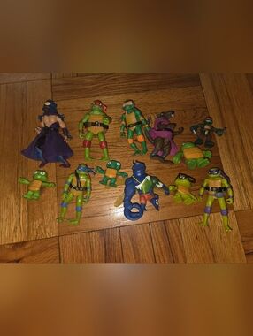 Teenage Mutant Ninja Turtles Green Action Figure Bundle - Mixed Characters